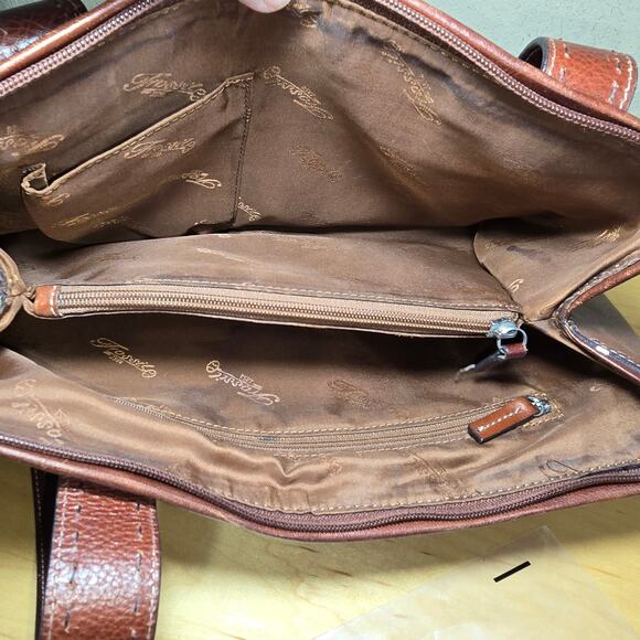 Fossil Vintage Brown Leather Shoulder Bag Purse ZB9099
Great Condition, 14x10x4 - Picture 5 of 9